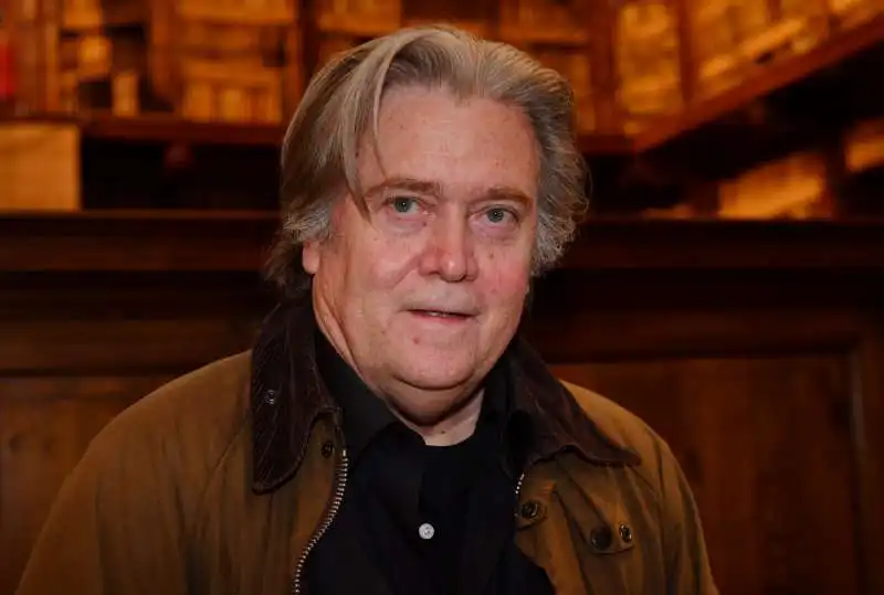 steve bannon (4)