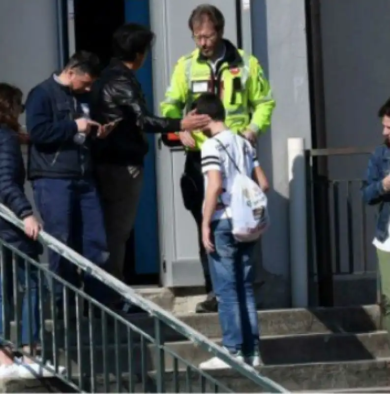 STUDENTI SEQUESTRATI BUS SAN DONATO MILANESE