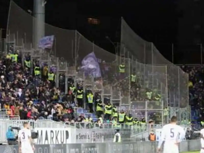 tifoso muore durante cagliari fiorentina 1