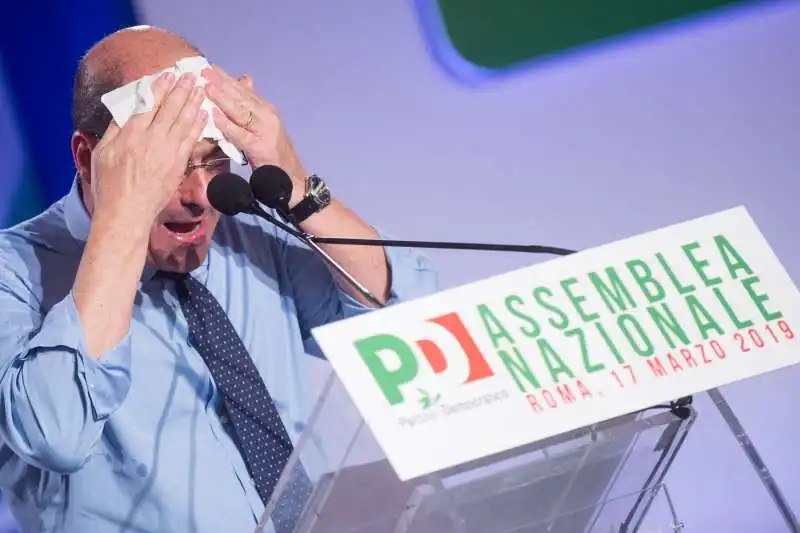 zingaretti suda all'assemblea pd 4