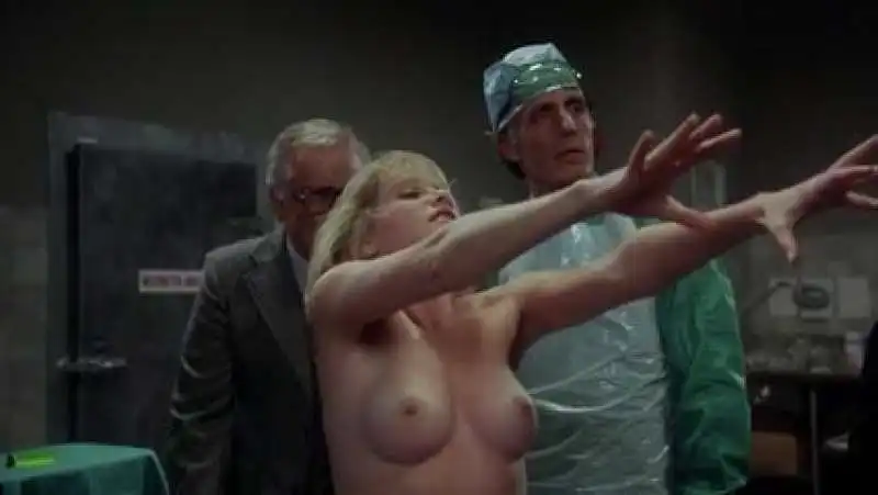 barbara crampton nuda in re animator 8