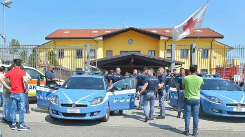 centro accoglienza via aquila milano