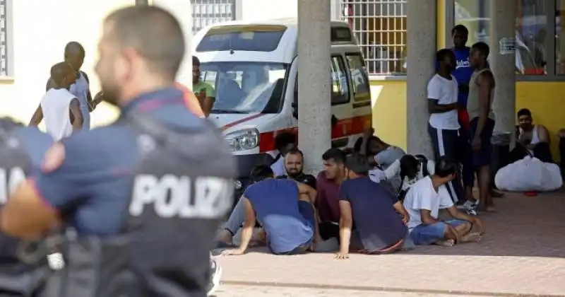 centro accoglienza via aquila milano 