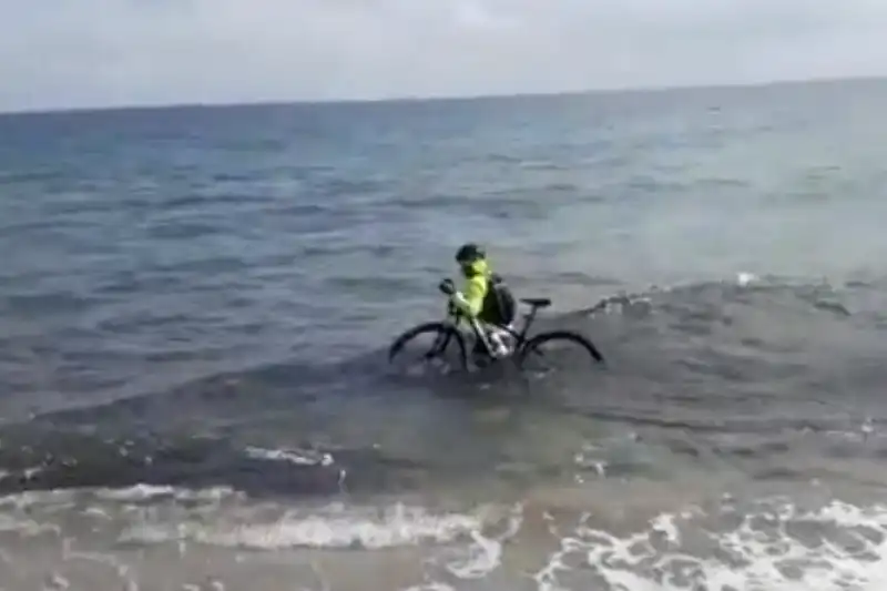 ciclista otranto