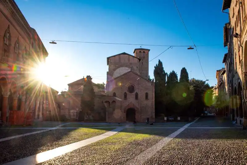 coronavirus, bologna deserta nel secondo giorno di quarantena 3