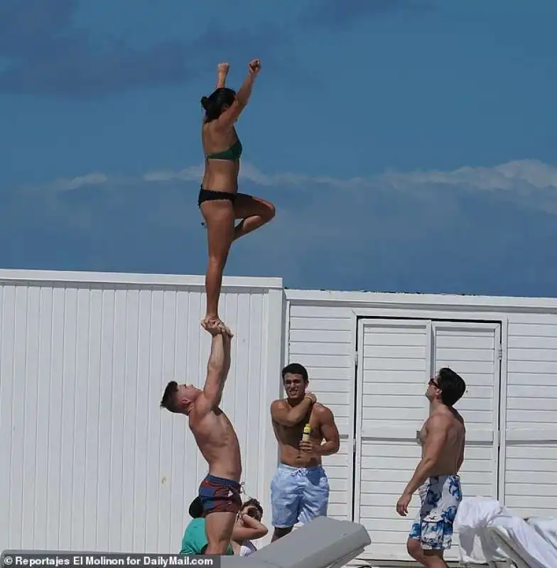 coronavirus, spiagge affollate a south beach 16