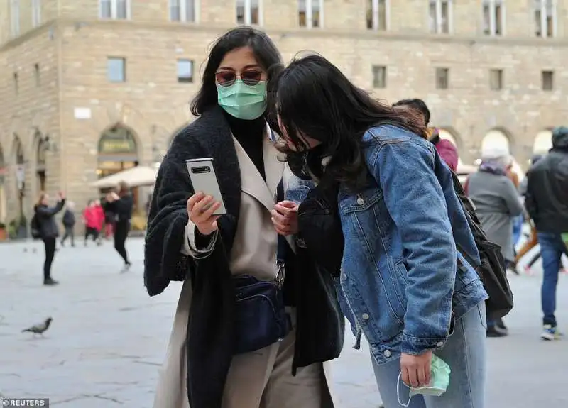 emergenza coronavirus   turiste a firenze