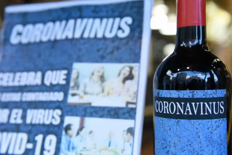 in vendita a madrid bottiglie di vino coronavinus 2