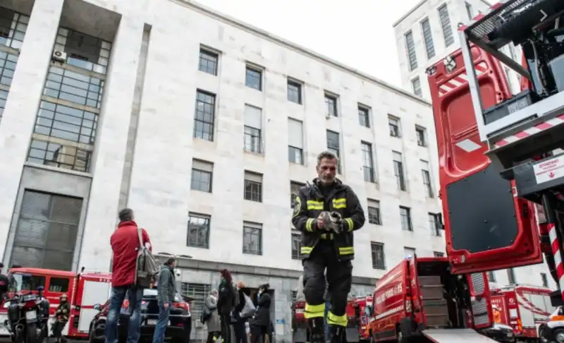 incendio tribunale di milano