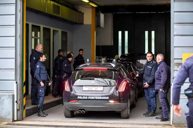 milano, rivolta dei detenuti al carcere di san vittore 2