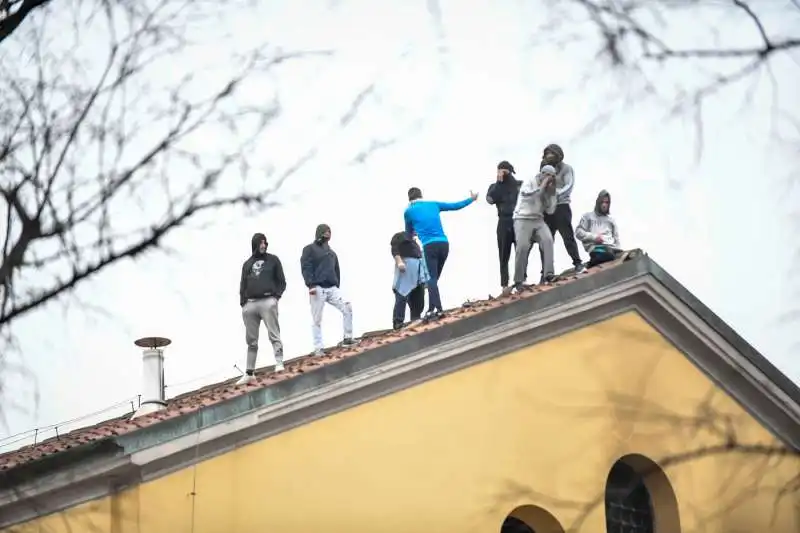 milano, rivolta dei detenuti al carcere di san vittore 5