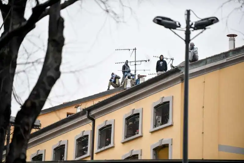 milano, rivolta dei detenuti al carcere di san vittore 9