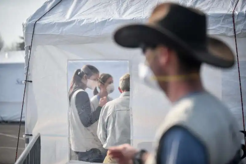 ospedale da campo realizzato dalla ong americana samaritans purse all’ospedale di cremona 15