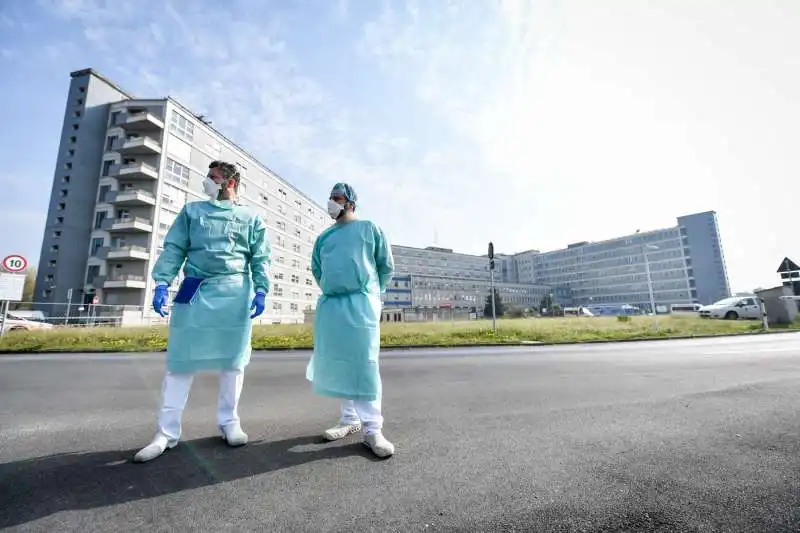 ospedale da campo realizzato dalla ong americana samaritans purse all’ospedale di cremona 23