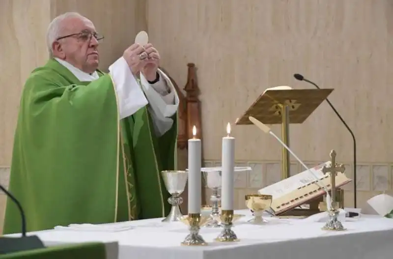 PAPA FRANCESCO MESSA CASA SANTA MARTA