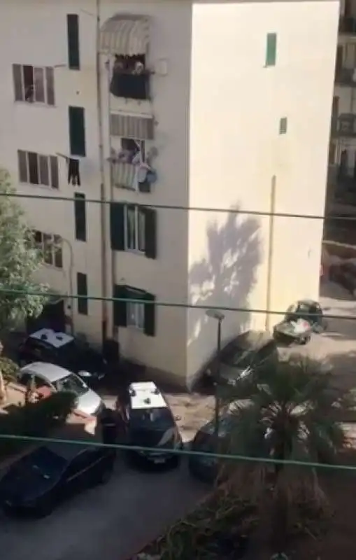 POZZUOLI MINACCE AI CARABINIERI 