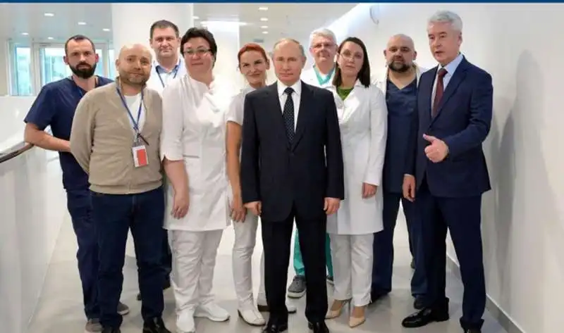 putin visita ospedale pazienti covid19 8