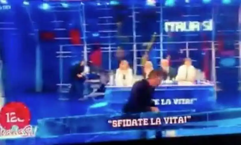 sandra milo cade in diretta a italia si 6