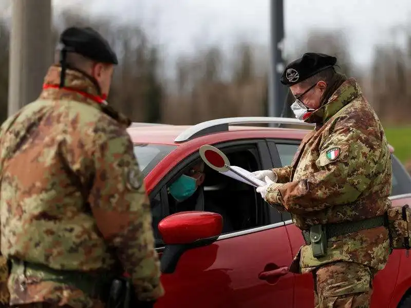 soldati alla zona rossa turano lodigiano