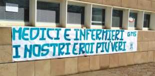 striscione per medici e infermieri