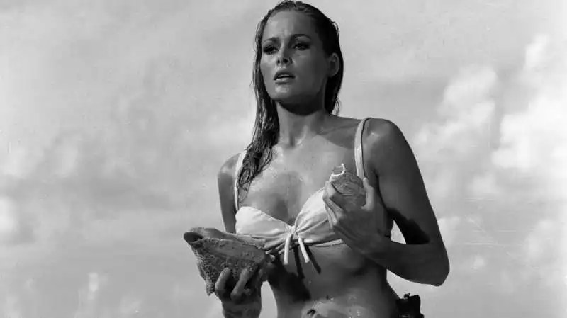 ursula andress 18