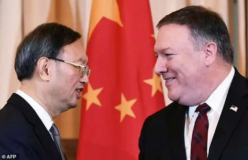 yang jiechi e mike pompeo