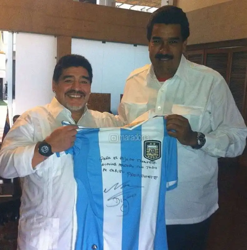 diego armando maradona nicolas maduro 11