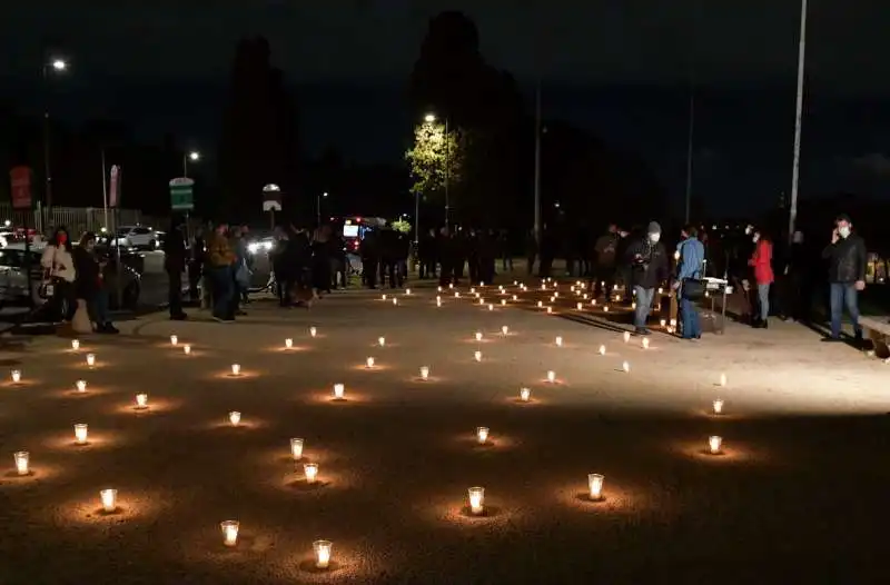 fiaccolata degli operatori della notte  foto di bacco (1)