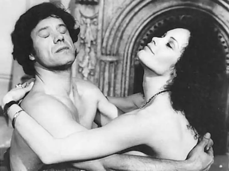 franco franchi martine beswick   ultimo tango a zagarol 