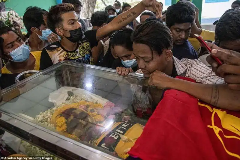 funerale di sai wai yan in myanmar 