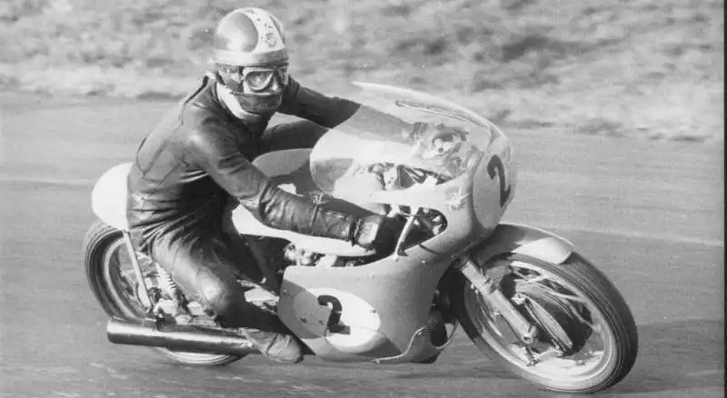 giacomo agostini 11