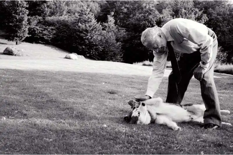 gianni agnelli con il suo cane