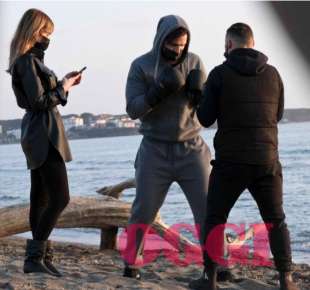 giulio berruti maria elena boschi in spiaggia foto oggi