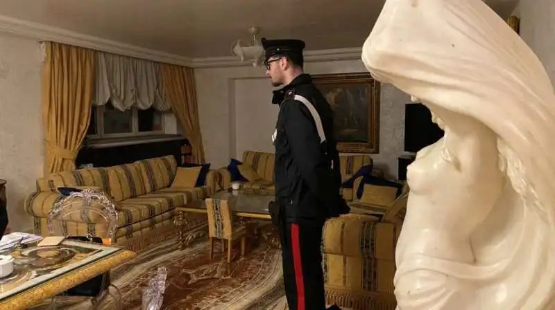 i carabinieri alla villa di salvatore nicitra 