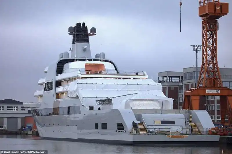 il nuovo yacht di roman abramovich 1