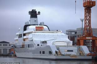 il nuovo yacht di roman abramovich 1