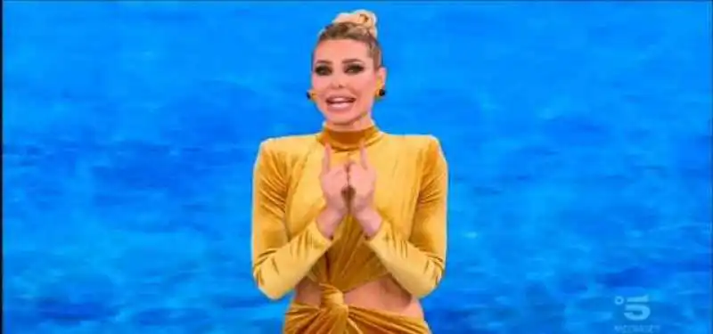 ilary blasi 3