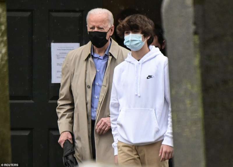 joe biden con il nipote hunter