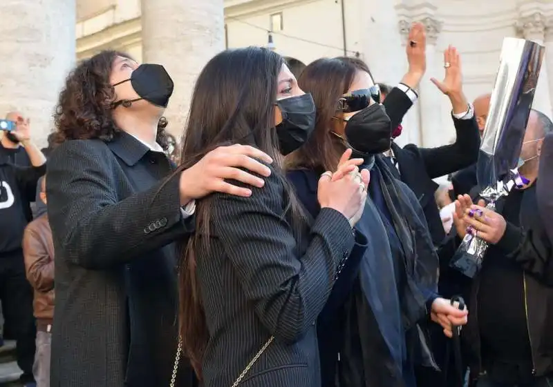 la moglie paola con i figli gaia e gianmaria coccoluto  foto di bacco