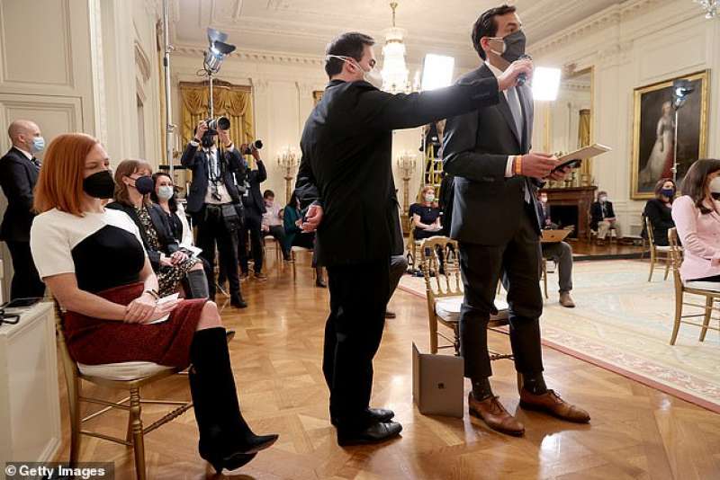 la prima conferenza stampa di joe biden 7