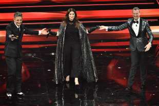 laura pausini con fiorello e amadeus