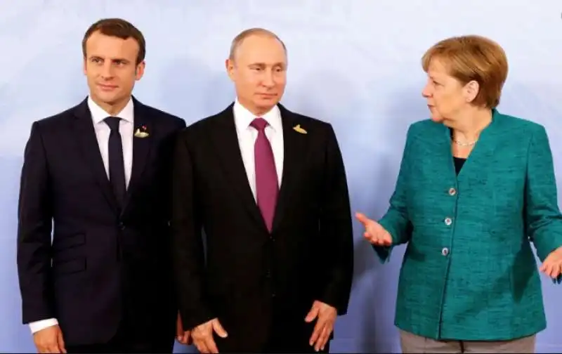 MACRON - PUTIN - MERKEL