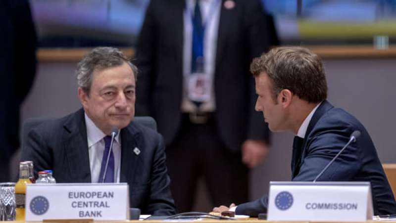 mario draghi emmanuel macron 3