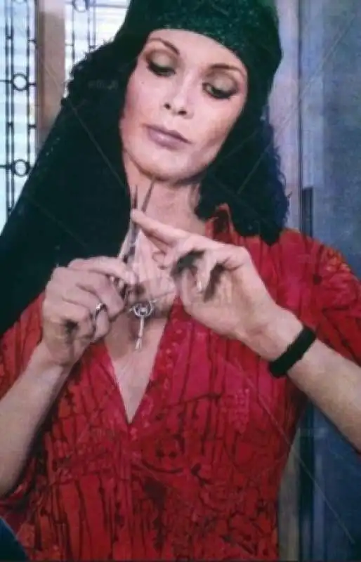 martine beswick   ultimo tango a zagarol 