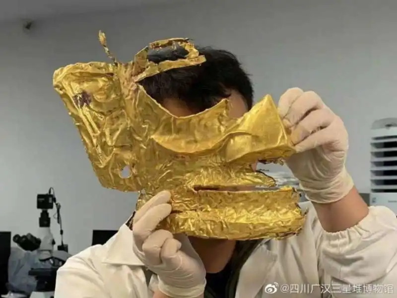 maschera d'oro in cina 8