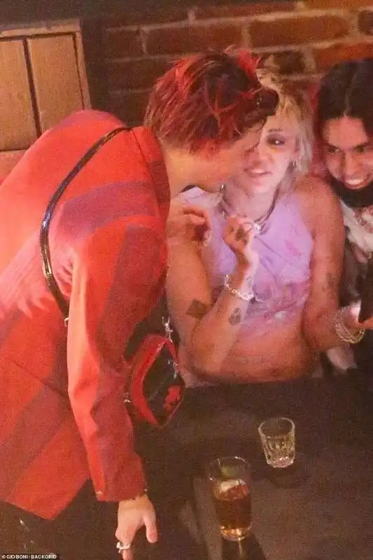 miley cyrus e yungblud 10