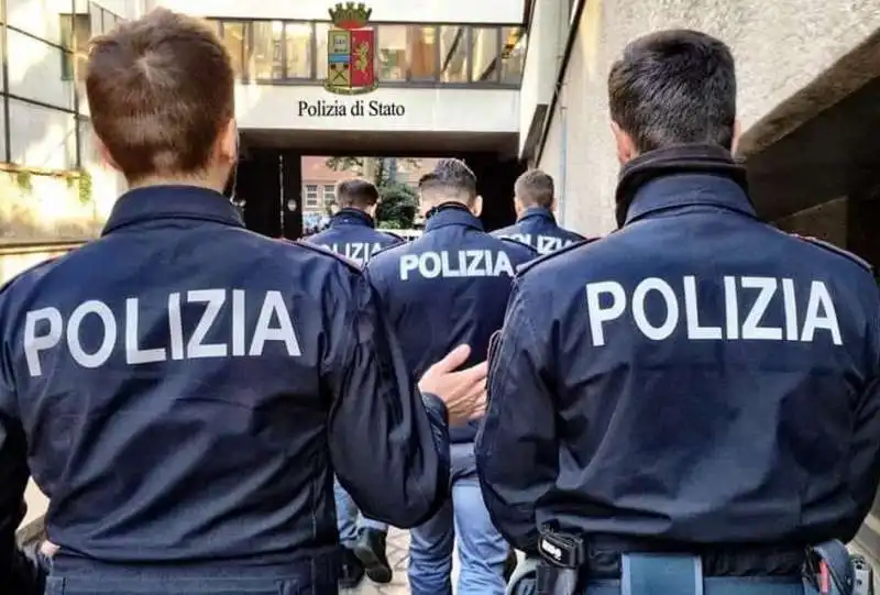  poliziotti