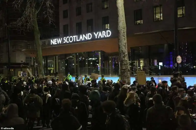 proteste davanti scotland yard 11