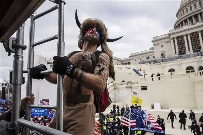 SCIAMANO QANON CAMPIDOGLIO