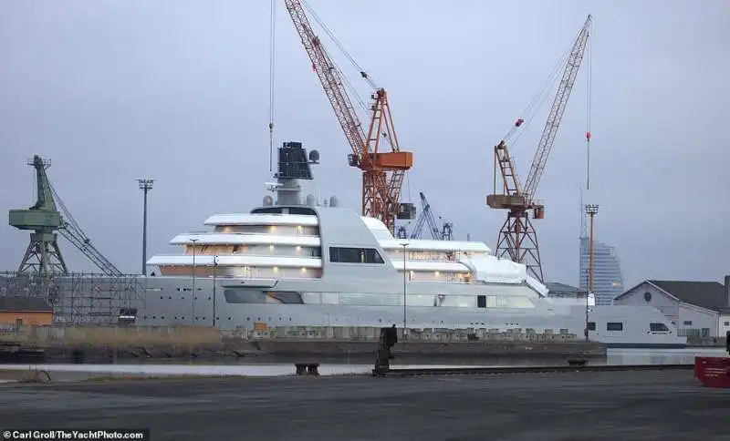 solaris, il nuovo yacht di roman abramovich 6